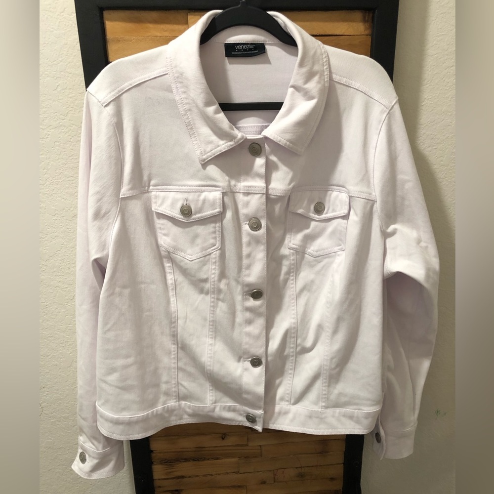 Cyber Monday ☃️Lane Bryant White “Jean” Jacket